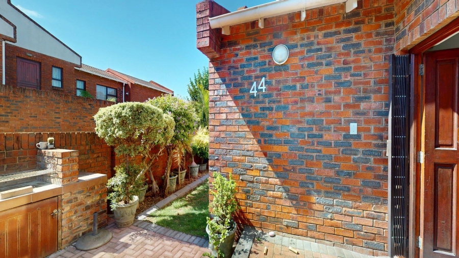 2 Bedroom Property for Sale in Kabega Park Eastern Cape